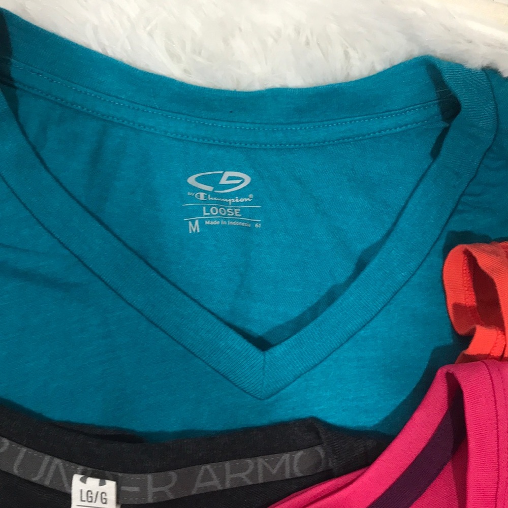 BUNDLE of UNDER ARMOUR workout tees! Worth $100! - Picture 8 of 8